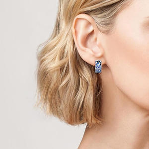 Orecchini a Cerchio con Fiore in Oro Bianco, Gioielli Classici da Donna in Lega di Zinco, Orecchini alla Moda con Incastonatura a Apertura - Product Image 4