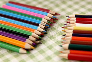 Lot de 12 crayons de couleur miniatures en bois Kawaii, certifiés sûrs, vente chaude, logo personnalisé, en boîte en papier pour enfants - Product Image 4