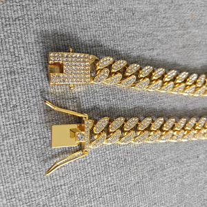 <span class=keywords><strong>2026</strong></span> थोक कुत्ता क्यूबन श्रृंखला नकली हीरे मिश्र धातु से भरा कुत्ता हार - Product Image 5