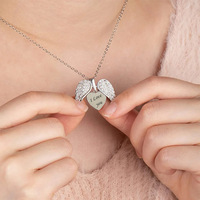 Collier pendentif médaillon cœur ouvrable personnalisé avec ailes d'ange en zircon, en cuivre plaqué argent/or 18 carats pour femme