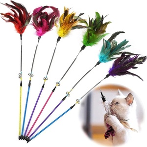 Nuova Bacchetta Interattiva per <span class=keywords><strong>Gatti</strong></span> Lunga 64CM con Molla Premium e Campanello, Giocattolo con Piume per Stuzzicare <span class=keywords><strong>Gatti</strong></span> e Gattini - Product Image 1