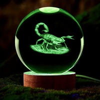 Boule décorative en cristal gravée au laser 3D en forme de scorpion, statue d'insecte en verre avec base, vente en gros