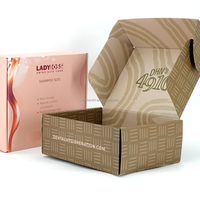 Boîte d'expédition écologique en matériaux recyclés pour produits capillaires de salon avec double boucle pour un montage facile