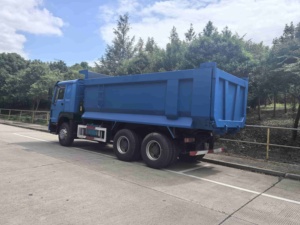 Camion benne minier d'occasion Sinotruk HOWO 371 400 Diesel 6X4 10 roues Euro2 avec conduite à gauche - Product Image 4