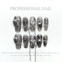 Ongles Press-On Faits Main Style Gothique Sombre Griffes du Diable Crâne Cœur Chromé Fantôme Style Heavy Metal Cool et Tendance