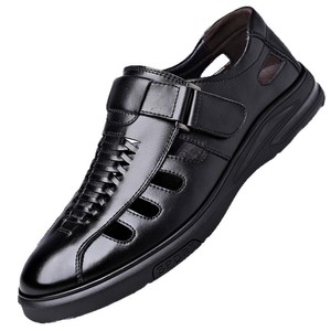 Sandales plates pour hommes en cuir véritable respirant à bout fermé avec sangle Velcro, chaussures décontractées d'été - Product Image 5