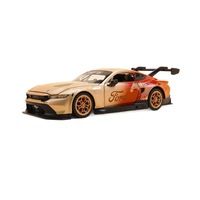 Modèle de voiture de course GT en alliage moulé sous pression à l'échelle 1:24 avec portes ouvrantes, aileron arrière et détails de carrosserie or et rouge