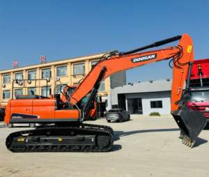 Doosan Dx225 Crawler Excavator High Quality 22.5 Ton <b>Earth</b>-<b>Moving</b> <b>Machinery</b> Used PLC Motor Engine Gearbox Gear Pump Bearing 2024 - Product Image 1