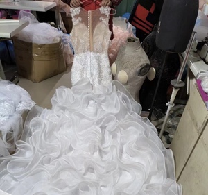 Nuovo Design 2025 Abito da <span class=keywords><strong>Sposa</strong></span> da Donna in Pizzo Bianco con Maniche Bordate Personalizzabile con Perle Schiena Scoperta di Lusso a <span class=keywords><strong>Sirena</strong></span> per Signora - Product Image 5