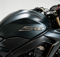 Stiker Motor Emblem Bentuk Kustom Tahan Air Tahan UV Label PVC Lunak 3D Warna Penuh Kustom