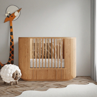 Matelas en bois de conception ovale simple pour berceau en teck moderne et durable Ferly pour lit de bébé nouveau-né