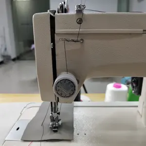 Mini macchina da cucire con custodia in plastica macchina da cucire elettrica portatile per principianti e bambini