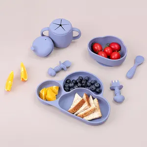 Set di alimenti per l'alimentazione del bambino in Silicone set piatto ciotola cucchiaio forchetta bavaglino tazza per bambini con paglia set di alimentazione del bambino silicone senza BPA