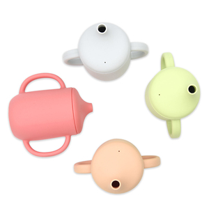 Tasse d'apprentissage en silicone pour enfants, anti-fuite, avec couvercle détachable, poignée ergonomique et bec souple – Fourniture d'alimentation pour tout-petits - Product Image 4
