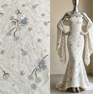 Tissu en crêpe bulle 100% viscose rayonne avec broderie florale de paillettes bleu clair et perles bugle argentées pour abayas musulmanes - Product Image 1