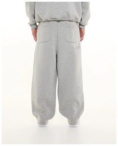 <span class=keywords><strong>Pantaloni</strong></span> Sportivi <span class=keywords><strong>Grigi</strong></span> Larghi Personalizzati da Uomo, Antipiega, in Scuba, per Palestra, <span class=keywords><strong>con</strong></span> Tasche, Gamba Dritta, per il Relax - Product Image 3