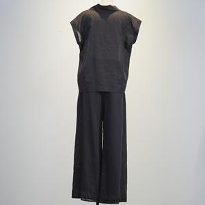 Completo Due Pezzi con Top a Collo Alto e Maniche Corte, <span class=keywords><strong>Pantaloni</strong></span> a Gamba Larga, 52% <span class=keywords><strong>Lino</strong></span> 48% Cotone, Fodera 100% Poliestere, Orlo in Pizzo <span class=keywords><strong>Nero</strong></span> - Product Image 3
