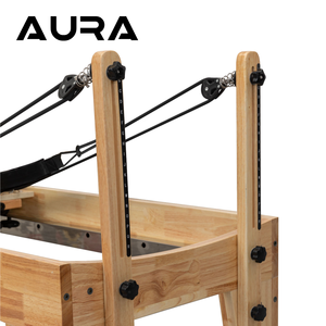 Reformer <span class=keywords><strong>de</strong></span> Pilates polyvalent en chêne avec ensemble <span class=keywords><strong>de</strong></span> Pilates, correcteur <span class=keywords><strong>de</strong></span> colonne vertébrale Pilates Caterpillar, et kits d'accessoires Pilates pour club <span class=keywords><strong>de</strong></span> fitness. - Product Image 4