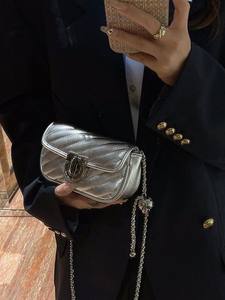 Nuevo Bolso de Hombro Cruzado de PU Impermeable con Diseño de Diamantes a Cuadros, Moderno y Elegante, Plateado, para Otoño, para Uso Bajo el Brazo - Product Image 2