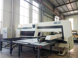 <span class=keywords><strong>Presse</strong></span> à poinçonner CNC automatique professionnelle avec tourelle mécanique et moteur, offrant des solutions de conception gratuites du fabricant - Product Image 2