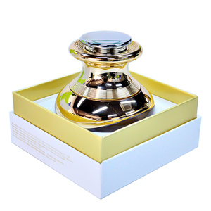 Crema Idratante Notturna Sbiancante Biologica a Base di Erbe per Tutti i Tipi di Pelle - Product Image 4