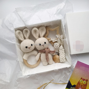 Soporte de <span class=keywords><strong>chupete</strong></span> de bebé de juguete suave de conejito de ganchillo neutro Unisex con regalo de madera con forma de animal de haya - Product Image 4