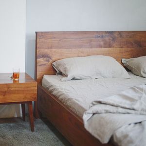 Cama Matrimonial Cuadrada de Madera Maciza de 1.5m y 1.8m - Product Image 3