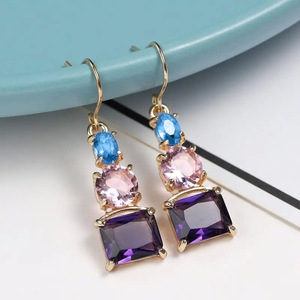 Orecchini Pendenti Viola Misti per Donne, Eleganti Orecchini Pendenti Medi-Lunghi, Gioielli di Moda per Uso Quotidiano e Feste - Product Image 1
