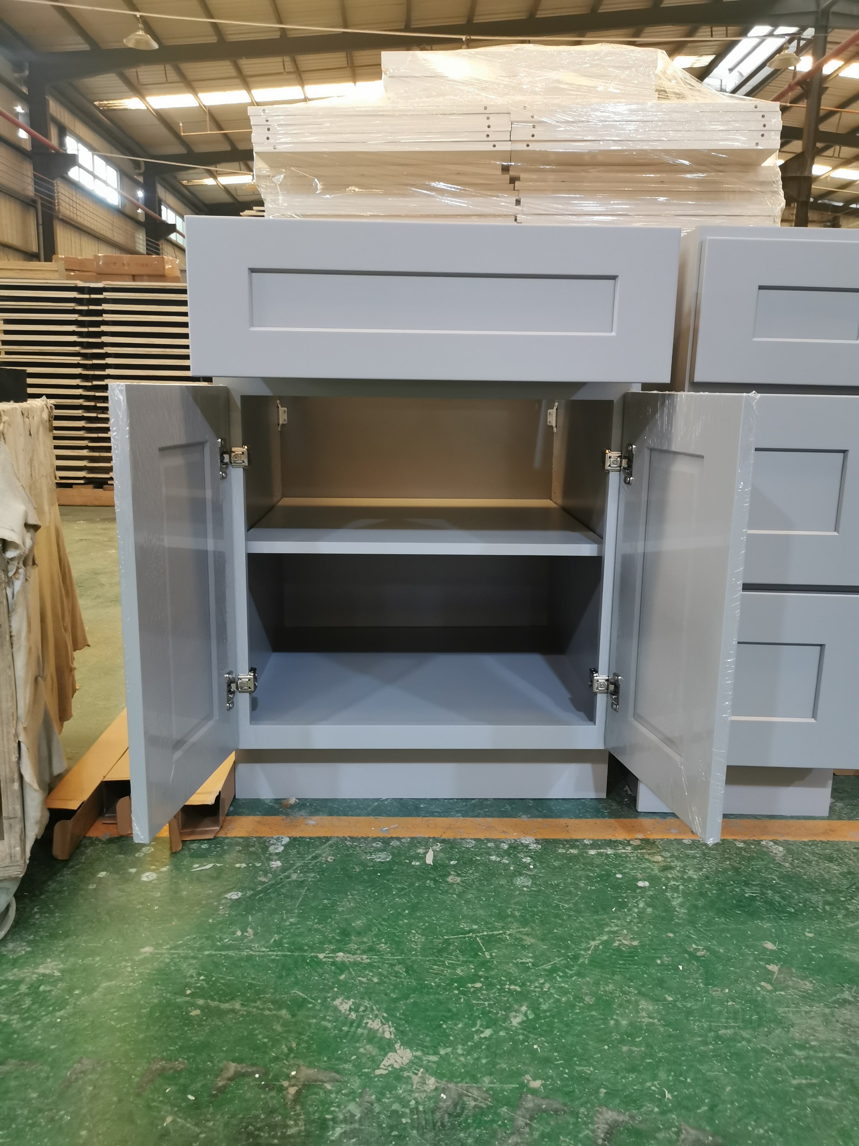 สีเทาอ่อน