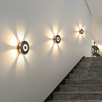 Petite applique murale nordique de style nordique, imperméable, minimaliste, luminaire décoratif d'extérieur, idéal pour un jardin ou une maison