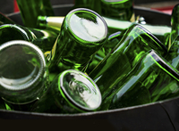 Bouteilles de bière en verre vert de 330 ml en gros - Logo personnalisable via décalcomanie, certifiées ISO9001, marque UPC, bouchon couronne, recyclables