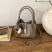 Sac Seau Vintage Coréen de Luxe Léger pour Femme, en PU, avec Bandoulière Unique, Fermeture à Loquet, Porté Main ou Épaule, Idéal Hiver
