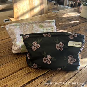 Bolsa de Cosméticos Floral Original A Gogo, Bolsa de Almacenamiento de Artículos de Aseo de Viaje con Cierre de Cremallera y Gran Capacidad - Product Image 3