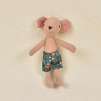 Ensemble en peluche de scène de plage d'inspiration nordique, poupées souris avec mini parasol/chaises longues, cadeau de décoration micro délicat