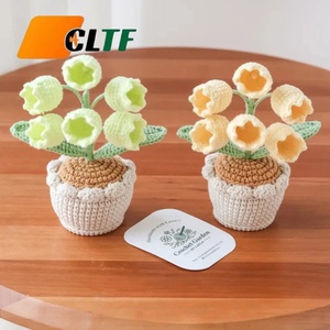 Linda Planta de Lirio de los Valles en Maceta, 6 Cabezas, Color Sólido, Flor Puntiaguda con Perlas, Adorno de Escritorio Hecho a Mano, Flor de Ganchillo - Product Image 1