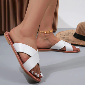 हो हॉट बिक्री क्लासिक फ्लैट चप्पल 2 रंग 36-43 क्रॉस महिला सैंडल 2024 नए डिजाइन कम मोक - Product Image 3