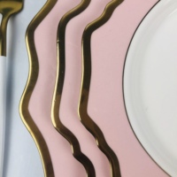 Assiettes de présentation modernes en porcelaine motif tournesol Besta, avec bord doré, pour mariage, vaisselle de luxe pour la maison