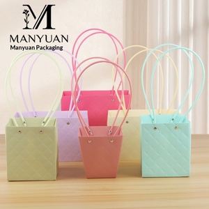 Bolsa de Mano Portátil con Estampado de Macaron, Diseño Floral, de Alta Gama, Impermeable, con Cuadros de Diamantes, Blanca, de Cartón, Cuadrada, Rectangular, Artística - Product Image 2