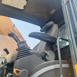 Excavadora Hyundai 305LC-9T de 30.5 Toneladas con Cucharón de Excavación de 1.525m³ de Capacidad, Equipo Pesado Usado a Bajo Precio con 1 Año de Garantía - Product Image 4