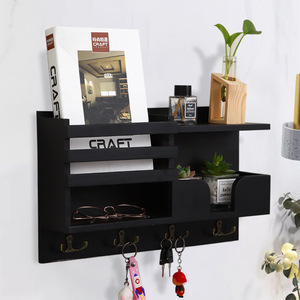 Étagère murale en bois pour le salon, porte-clés en bois, organisateur mural pour clés et courrier d'entrée disponible en - Product Image 1