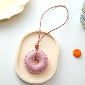 KR025 Llavero de Cuero Hecho a Mano con Forma de Donut, Accesorios Lindos para el Automóvil, Llavero de Cuero Hecho a Mano - Product Image 5