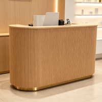 Comptoir de réception personnalisé de qualité pour magasin, en rose cannelé