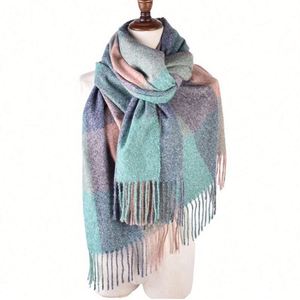 ผ้าพันคอผู้หญิงลายตารางแฟชั่นสำหรับฤดูหนาว ผ้าโพลีเอสเตอร์เนื้อนุ่ม ระบายอากาศได้ดี พร้อมพู่ห้อย ขายส่ง - Product Image 1