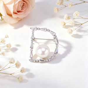 Broche en strass lettre D avec perle, boucle multifonctionnelle pour écharpe, épingle décorative pour vêtements féminins - Product Image 2