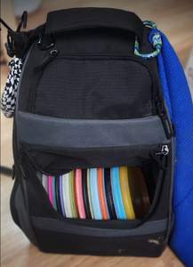 Échantillon gratuit Sac à dos de golf imperméable et durable Sac à dos de sport avec capacité de 21 disques Porte-boissons isolés - Product Image 6