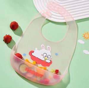 Bavoirs pour bébés en silicone souple réglables, imperméables, personnalisés, en gros d'usine, pour filles et garçons - Product Image 3