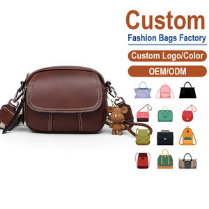 Bolso Bandolera de Cuero Genuino de Grano Completo para Invierno con Cadenas, Textura Lichi Marrón, Colgante de Ratón, Costuras Vintage, Personalización OEM - Product Image 1