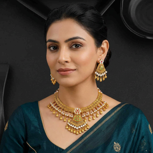 Conjunto de collar tradicional indio en tono dorado con aretes Jhumka de diseño de templo, joyería étnica para novias, bodas, festivales y fiestas. - Product Image 2