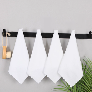 Großhandel Maßge schneiderte Handtücher aus reiner Baumwolle Weiß Benutzer definiertes Logo Handtücher Massage und Spa-Handtuch - Product Image 4