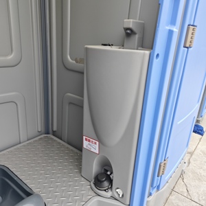 Toilettes chimiques portables pour chantier avec réservoir de récupération des déchets, contrôle des odeurs et serrure de sécurité - Product Image 6